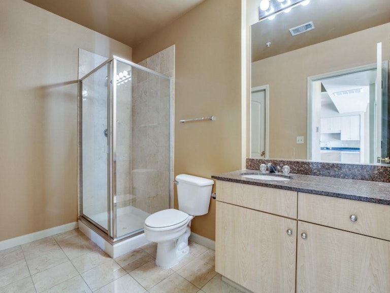 Photo 18 of 33 - 3225 Turtle Creek Blvd #1429, Dallas, TX 75219