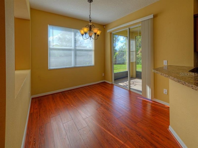Photo 11 of 25 - 542 Penny Royal Pl, Oviedo, FL 32765