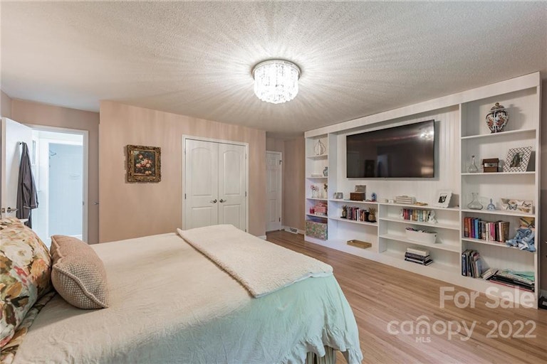 Photo 18 of 22 - 419 Davie Ave, Statesville, NC 28677