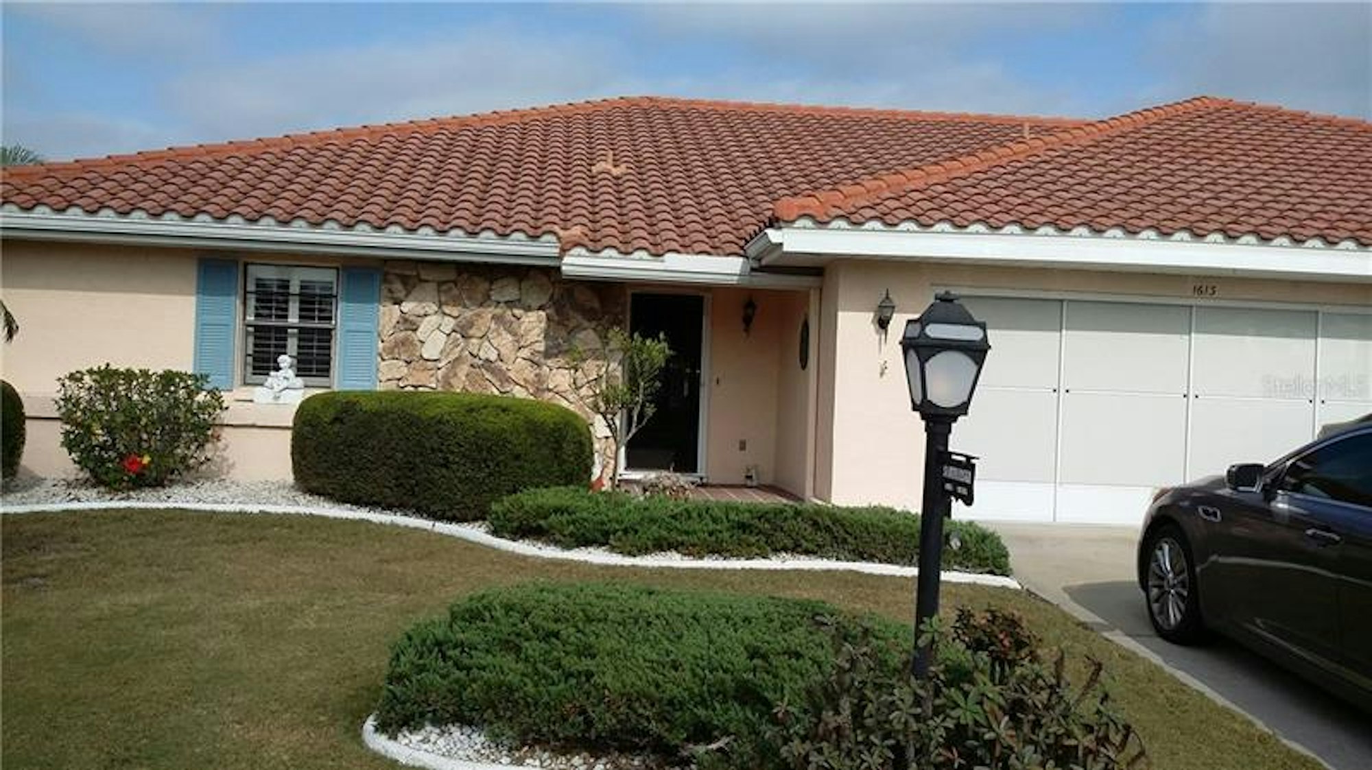 Photo 1 of 14 - 1613 Weatherford Dr, Sun City Center, FL 33573