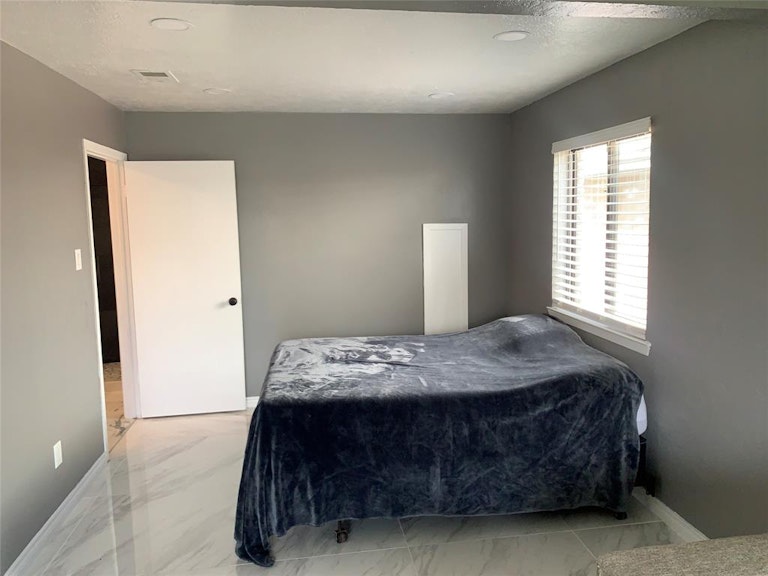 Photo 6 of 14 - 1406 Willersley Ln, Channelview, TX 77530