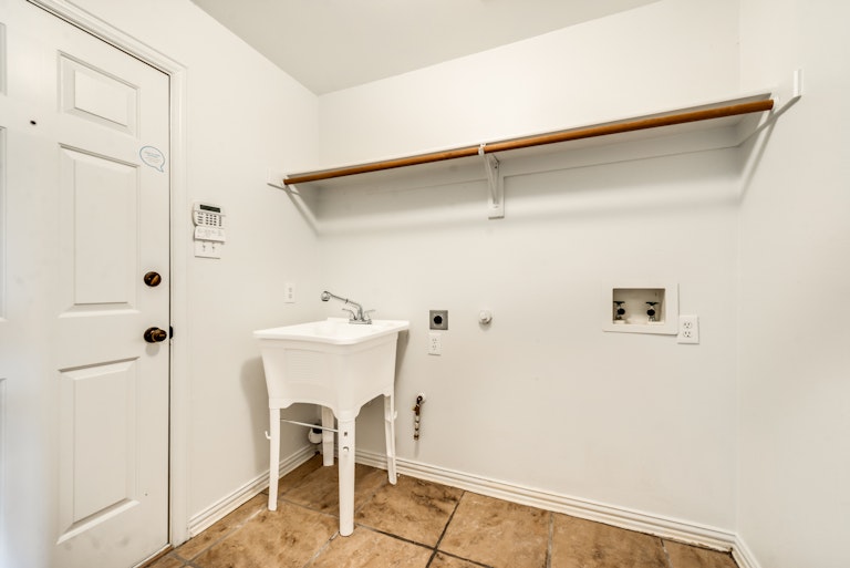 Photo 30 of 31 - 3612 Amber Hills Dr, Dallas, TX 75287