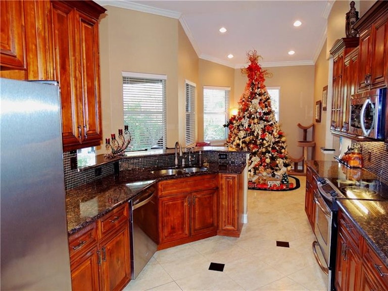 Photo 11 of 25 - 2553 Trianna St, North Port, FL 34291