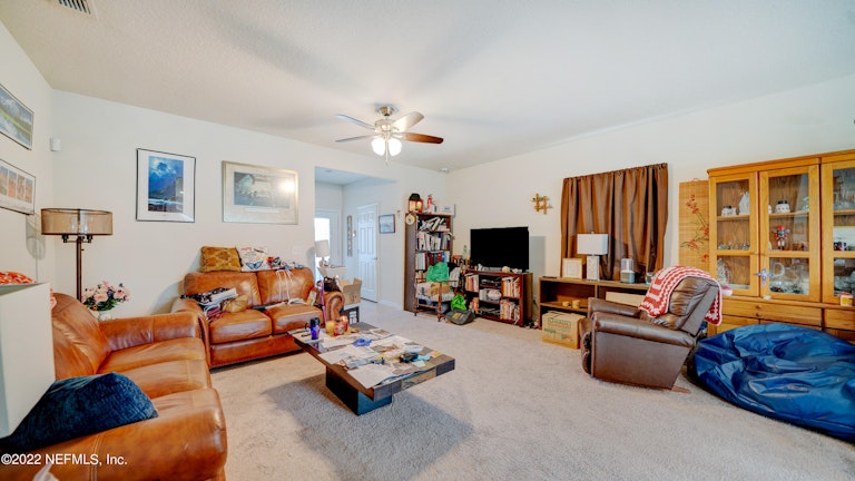 Photo 6 of 20 - 7001 Butterfly Ct, Jacksonville, FL 32258