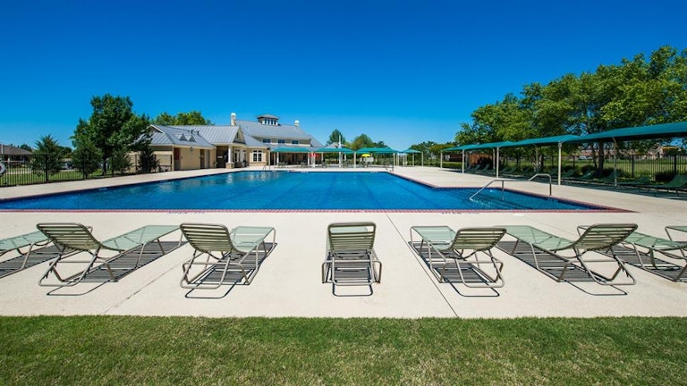 Photo 29 of 29 - 328 Turnstone Dr, Little Elm, TX 75068