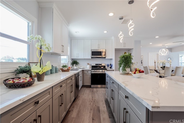 Photo 4 of 32 - 13311 Red Hill Ave, Tustin, CA 92780