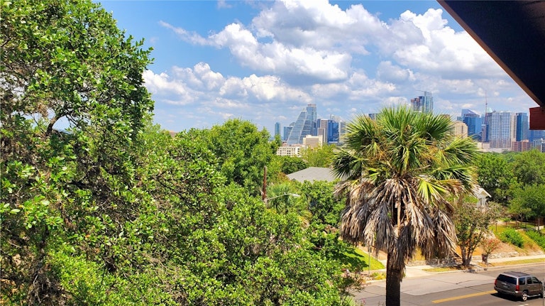 Photo 17 of 17 - 1201 Travis Heights Blvd, Austin, TX 78704