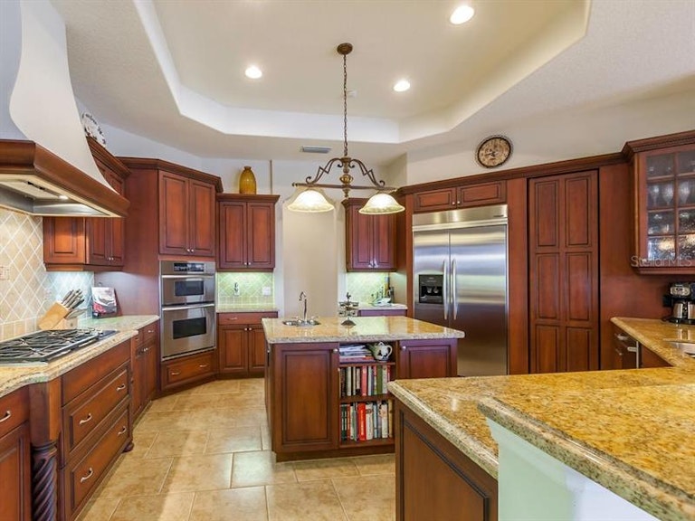 Photo 7 of 25 - 10804 Riverbank Ter, Bradenton, FL 34212