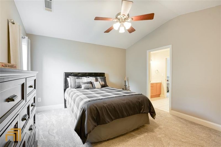 Photo 31 of 71 - 6021 Stillwater Pl, Flowery Branch, GA 30542