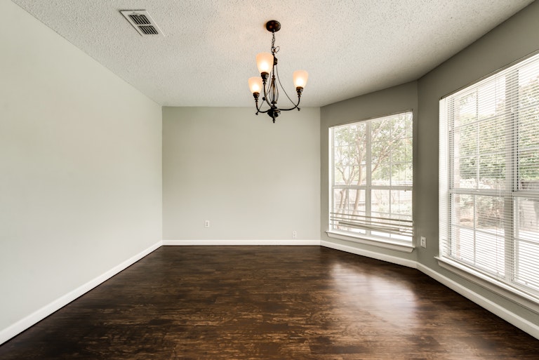 Photo 7 of 25 - 3910 Martha Ln, Rowlett, TX 75088