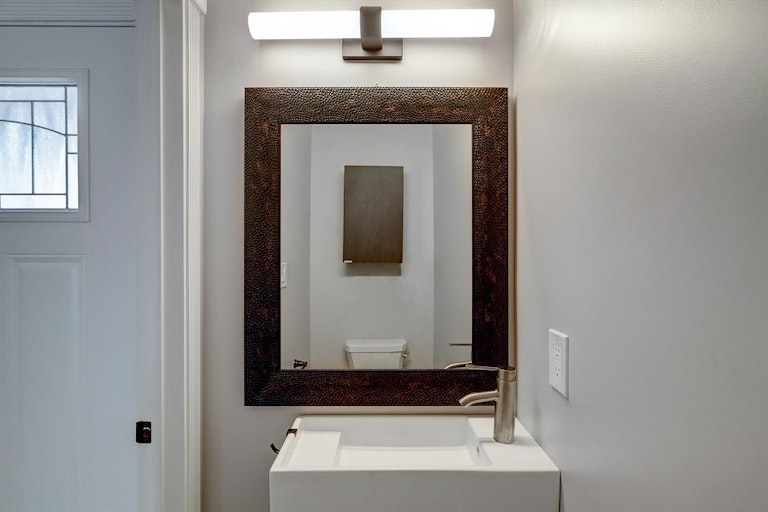 Photo 9 of 42 - 12643 Rip Van Winkle Dr, Houston, TX 77024