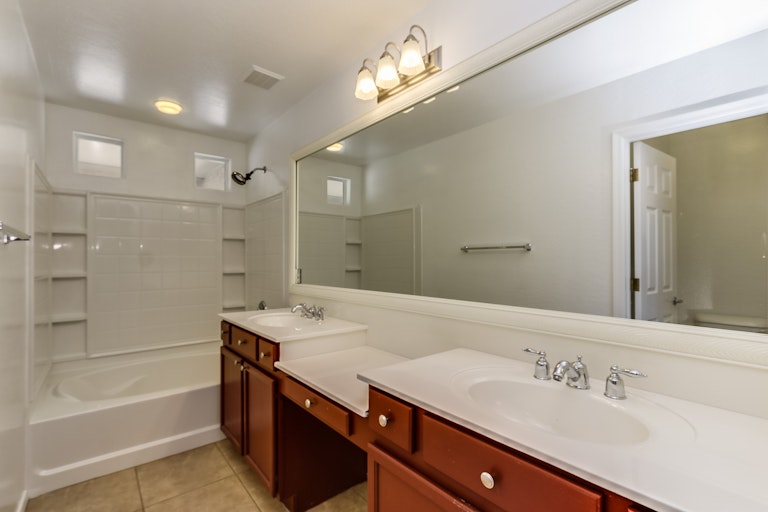 Photo 23 of 35 - 27427 N 63rd Dr, Phoenix, AZ 85083