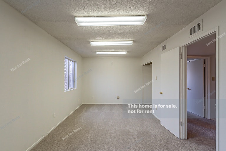 Photo 23 of 33 - 4236 W Garden Dr, Phoenix, AZ 85029