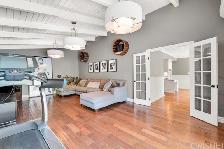 Photo 15 of 52 - 23644 Del Cerro Cir, Canoga Park, CA 91304