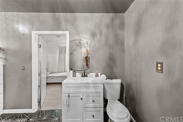 Photo 15 of 30 - 1123 E 80th St, Los Angeles, CA 90001