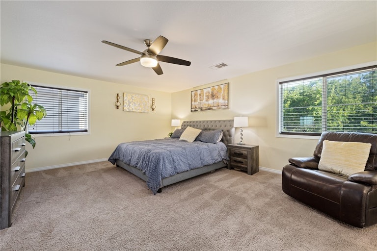 Photo 18 of 40 - 5617 Boros Dr, Austin, TX 78747