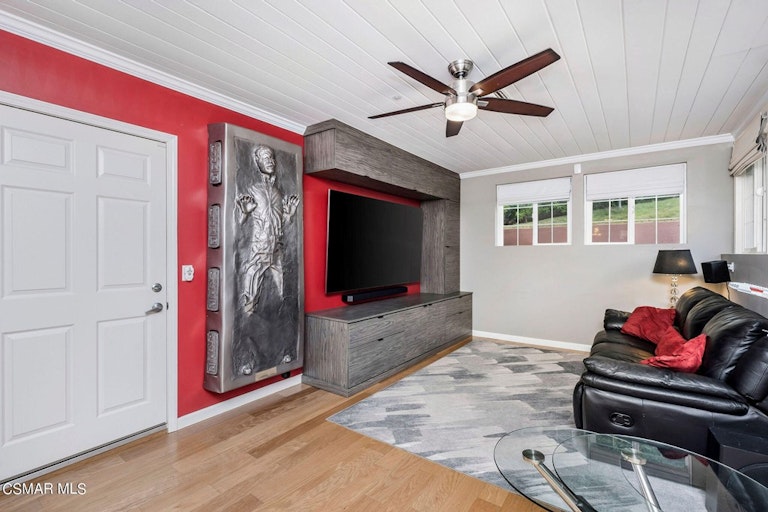 Photo 30 of 60 - 4641 Caritina Dr, Tarzana, CA 91356
