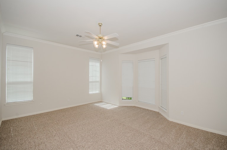 Photo 19 of 45 - 1025 Caddo Dr, Carrollton, TX 75010