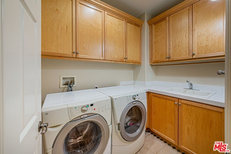 Photo 32 of 48 - 686 Milford St, Los Angeles, CA 90042