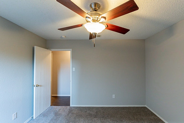 Photo 26 of 34 - 7813 Shoal Bnd, Denton, TX 76210