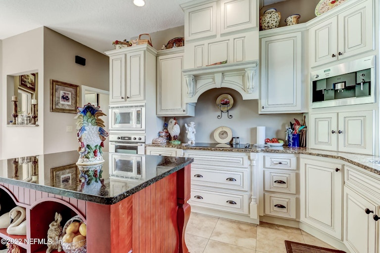 Photo 10 of 30 - 1459 Fountain Dr, Fernandina Beach, FL 32034