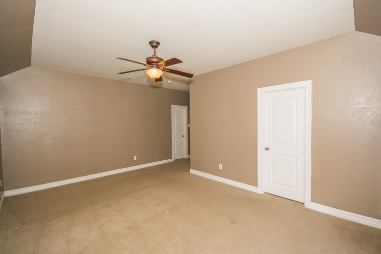 Photo 14 of 25 - 4513 Worchester Ln, McKinney, TX 75070