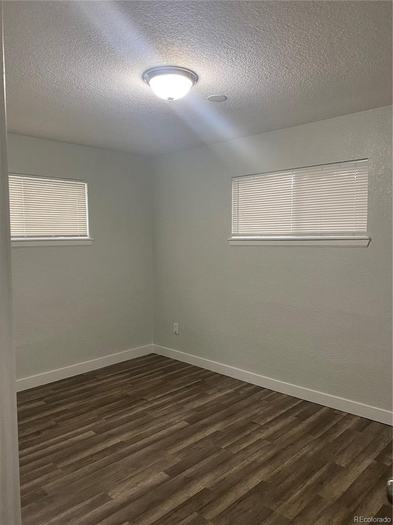Photo 12 of 22 - 9340 Ellen Ct, Thornton, CO 80229