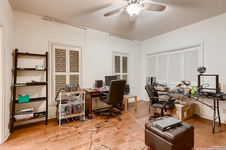 Photo 28 of 38 - 7614 Woodhaven St, San Antonio, TX 78209