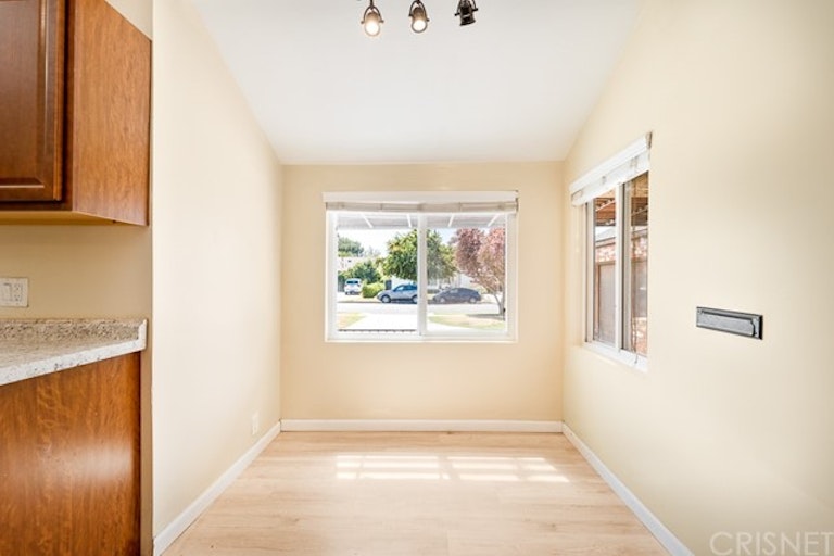 Photo 13 of 48 - 7014 Oakdale Ave, Winnetka, CA 91306