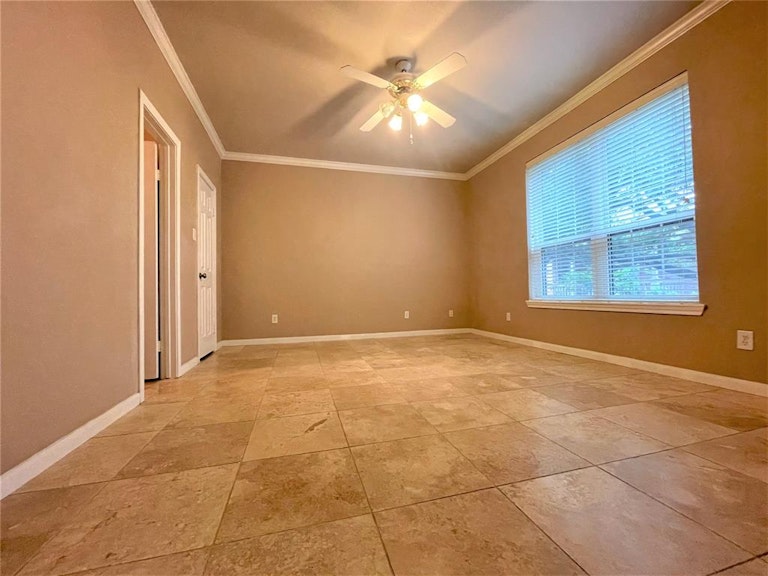 Photo 10 of 23 - 2255 Braeswood Park Dr #264, Houston, TX 77030