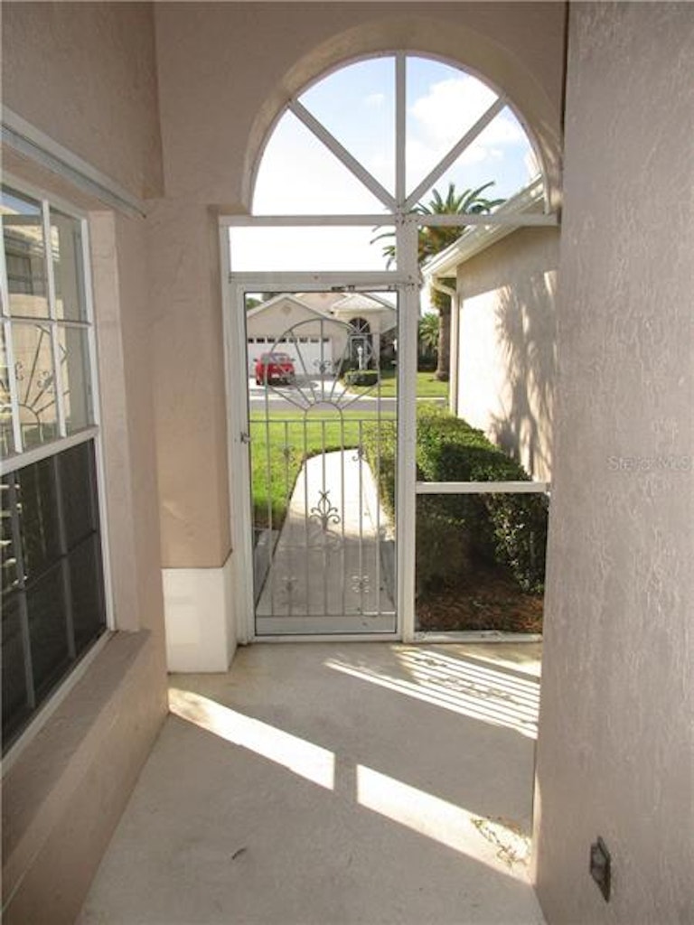 Photo 2 of 25 - 1448 Turnberry Dr, Venice, FL 34292