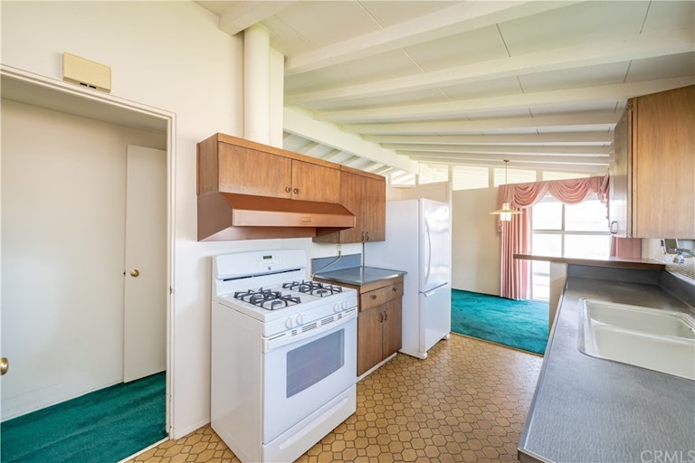 Photo 12 of 37 - 1019 N Hermosa Dr, Anaheim, CA 92801