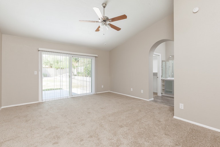 Photo 10 of 29 - 802 E Meadow Ln, Phoenix, AZ 85022