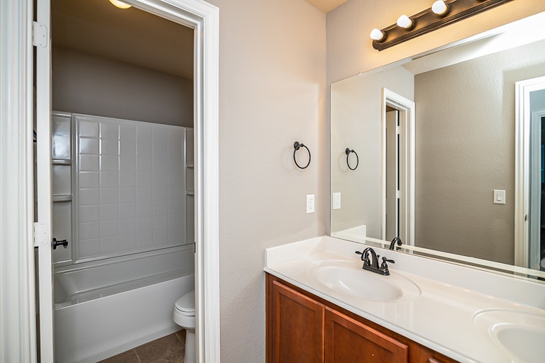 Photo 31 of 36 - 9113 Windsor Dr, Little Elm, TX 75068