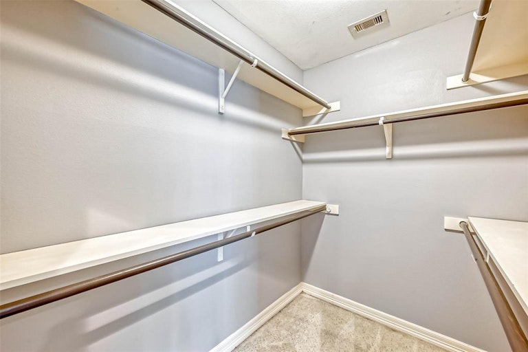 Photo 14 of 21 - 3501 Chenevert St #17, Houston, TX 77004