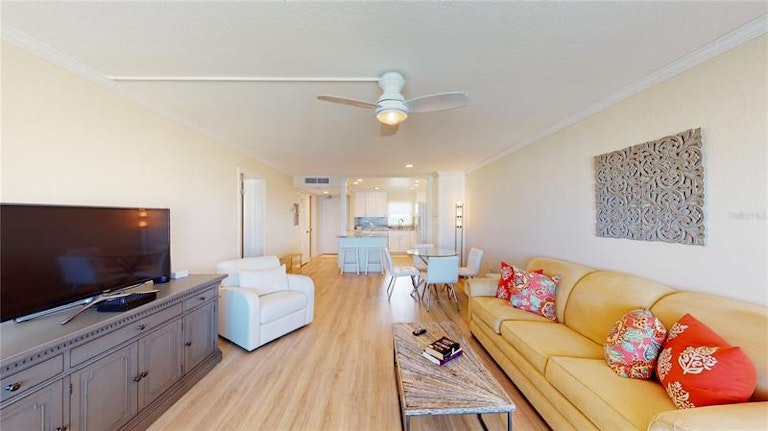 Photo 19 of 76 - 4575 Cove Cir #1204, Saint Petersburg, FL 33708