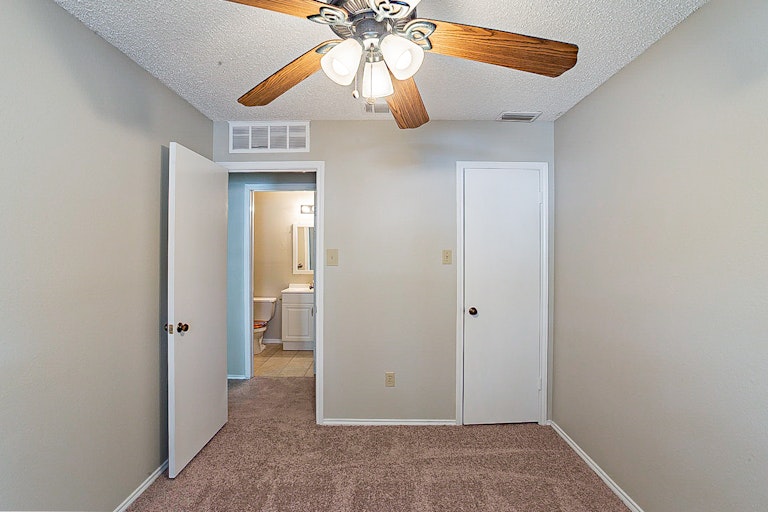 Photo 15 of 18 - 5535 Needville, San Antonio, TX 78233