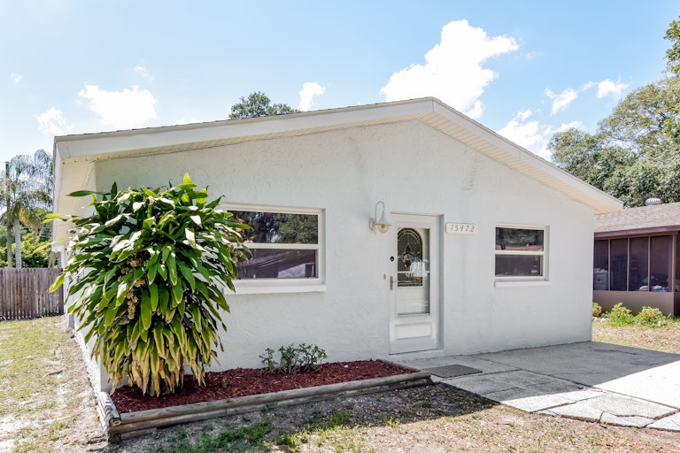 Photo 6 of 25 - 15472 Morgan St, Clearwater, FL 33760