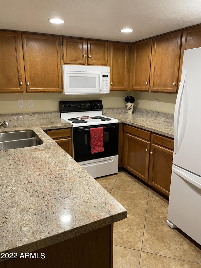 Photo 1 of 16 - 4730 W Northern Ave #1158, Glendale, AZ 85301