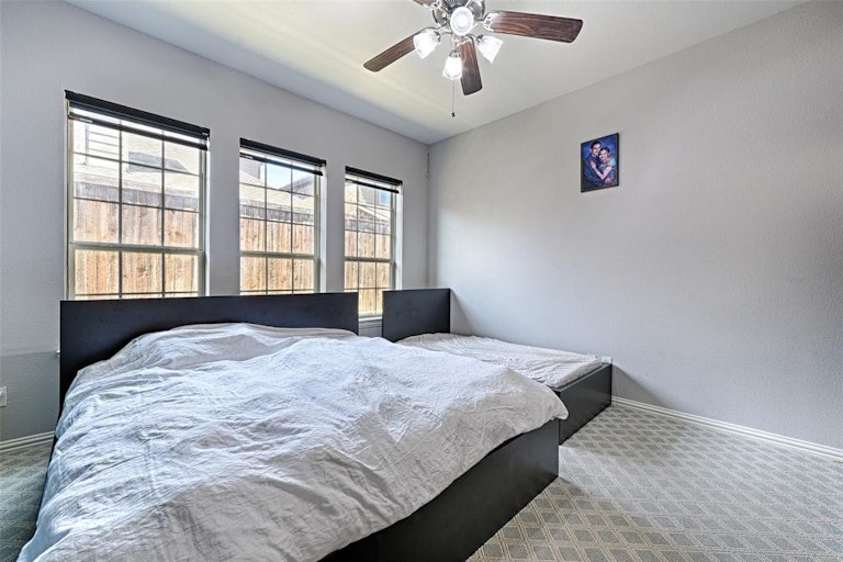 Photo 11 of 32 - 204 Vagon Castle Ln, Lewisville, TX 75056