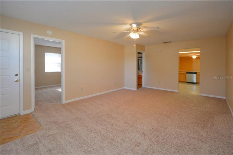 Photo 7 of 18 - 3842 Red Oak Ct, Lake Wales, FL 33898