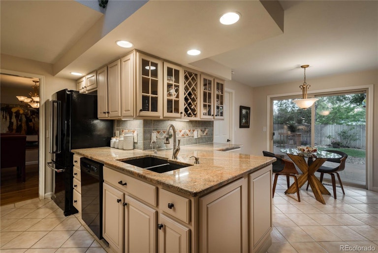 Photo 10 of 39 - 8694 E Monmouth Pl, Denver, CO 80237