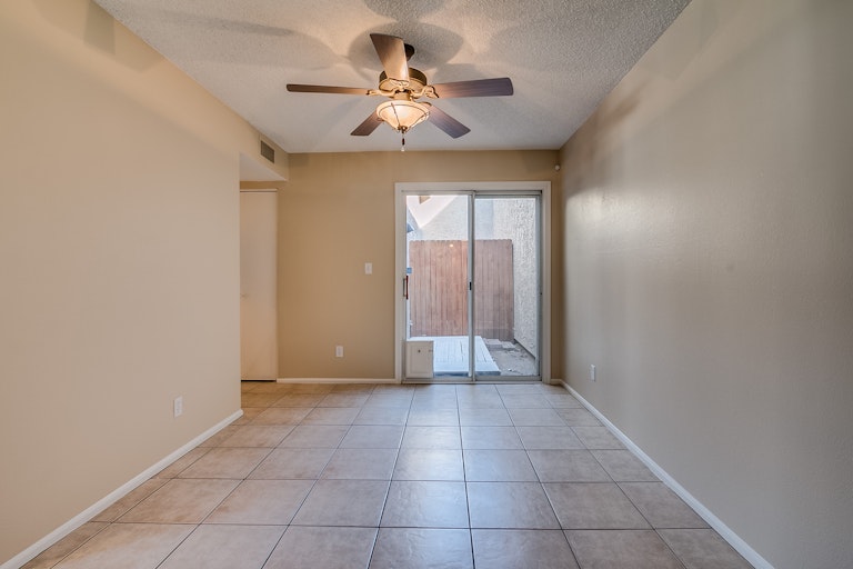 Photo 4 of 23 - 2929 E Broadway Rd #91, Mesa, AZ 85204