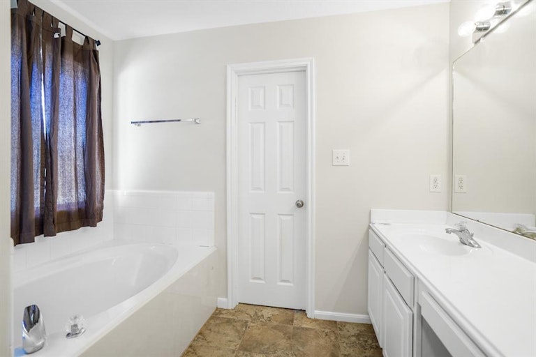 Photo 33 of 42 - 403 Mystic Glen Loop, Kingwood, TX 77339