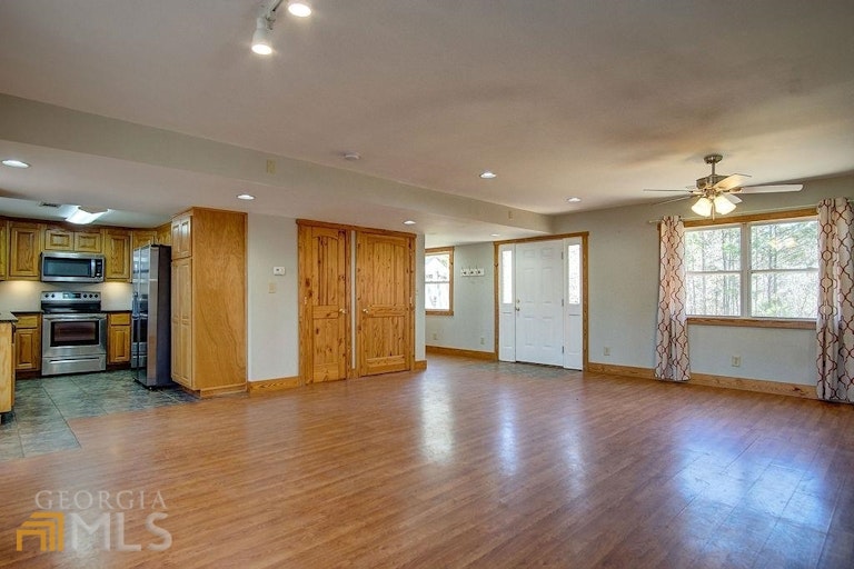 Photo 31 of 62 - 610 Island Shoals Rd, Covington, GA 30016