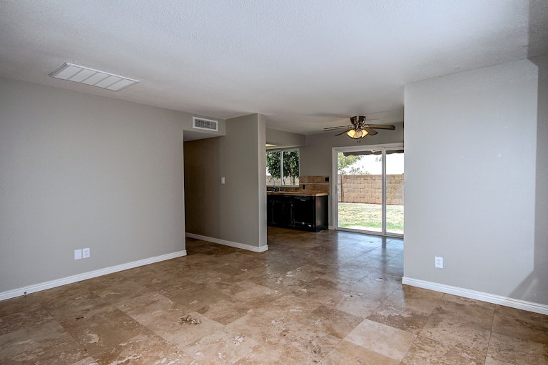 Photo 9 of 21 - 4820 N 87th Ave, Phoenix, AZ 85037