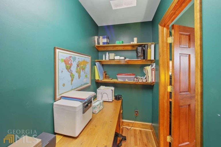 Photo 42 of 55 - 3725 Harts Pl, Atlanta, GA 30341