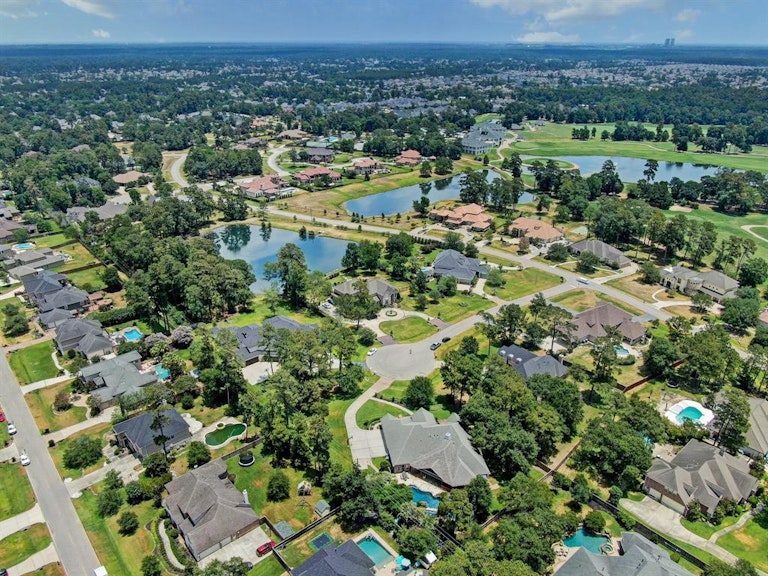 Photo 34 of 34 - 7811 Bent Green Ln, Spring, TX 77389