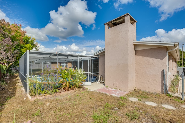 Photo 14 of 14 - 9605 Rainbow Ln, Port Richey, FL 34668