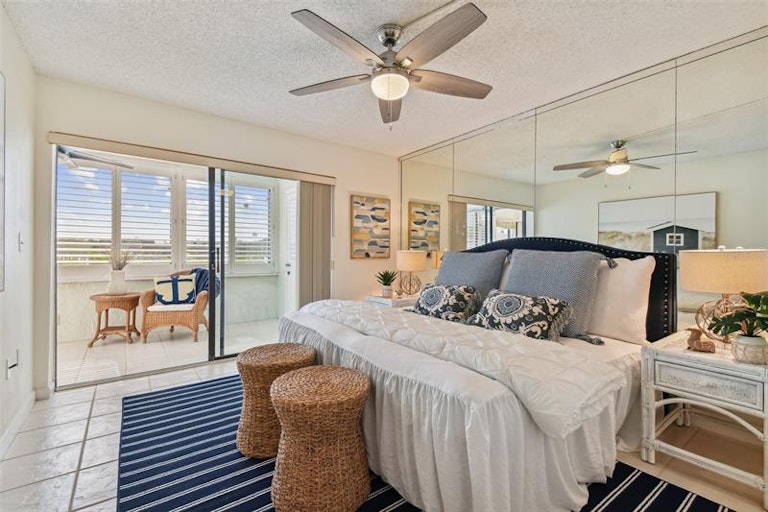 Photo 19 of 45 - 1 Windrush Blvd #5, Indian Rocks Beach, FL 33785